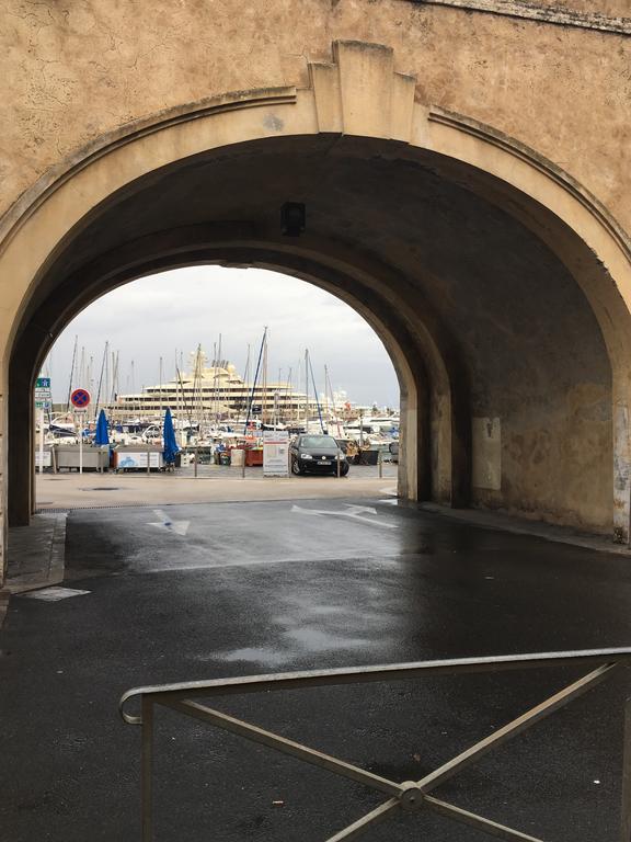 Light Filled Penthouse In Old Antibes. Heart Of The Riviera Leilighet Eksteriør bilde