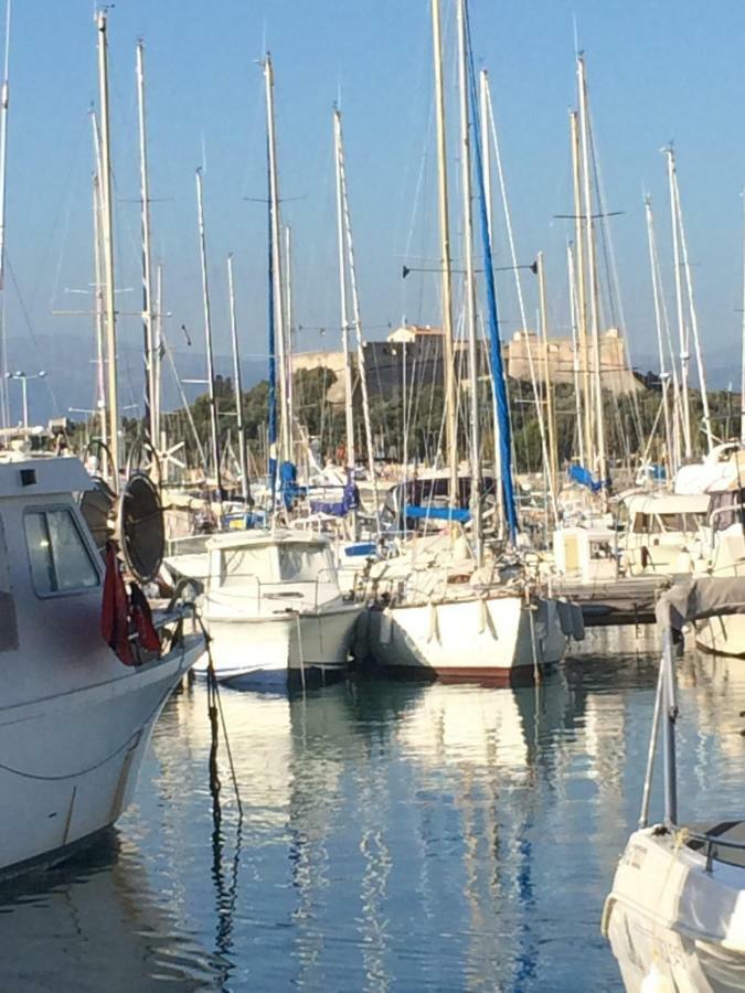 Light Filled Penthouse In Old Antibes. Heart Of The Riviera Leilighet Eksteriør bilde